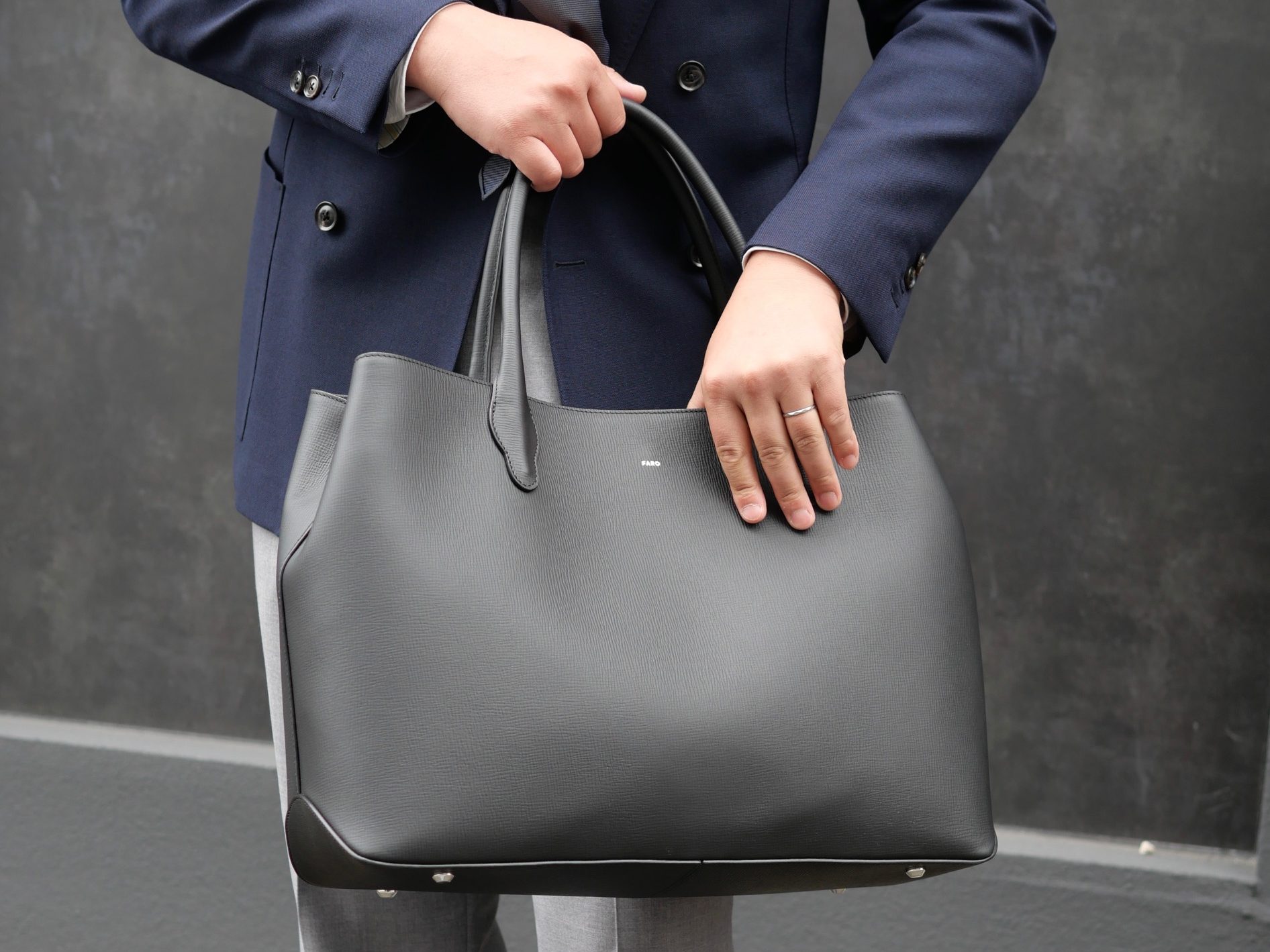 【極美品】 FARO Cartello Tote Large ブラック ビジネス 極美品】 FARO Cartello Tote Large ブラック ビジネス ビジカジに